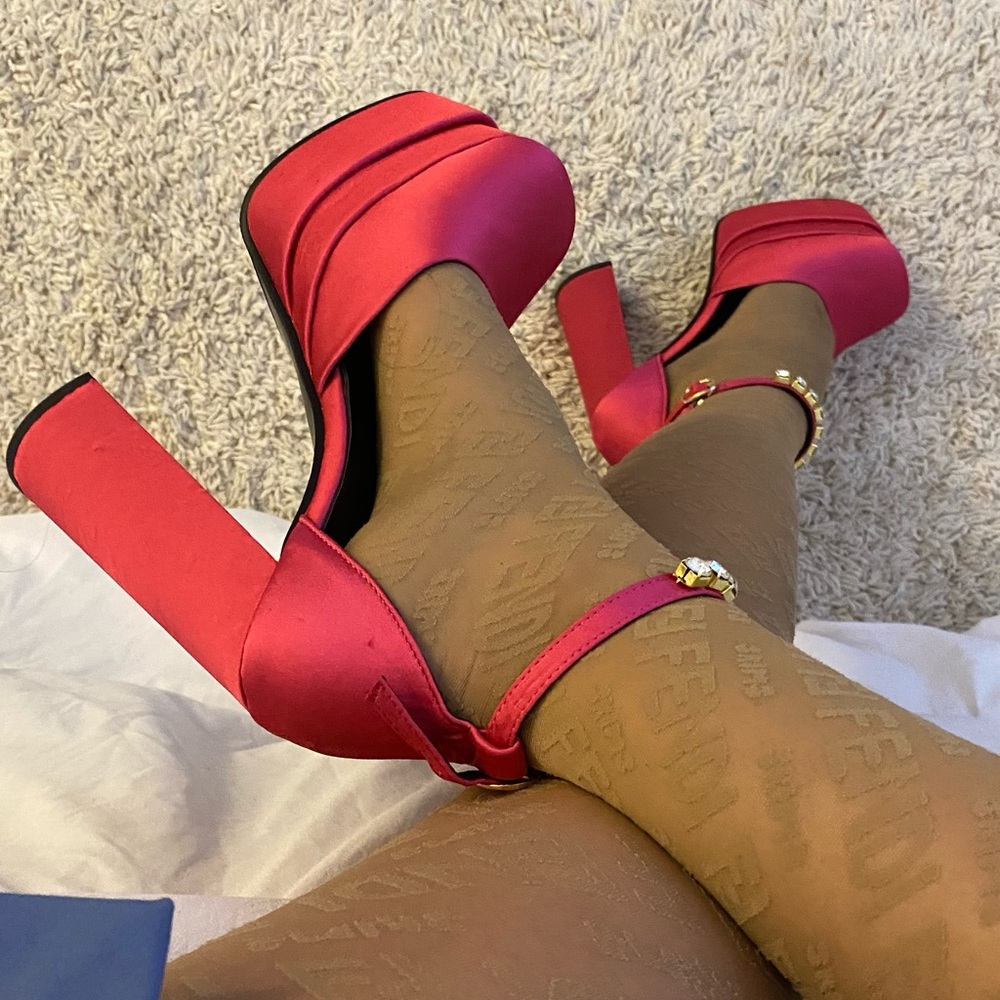 Versace platform style!